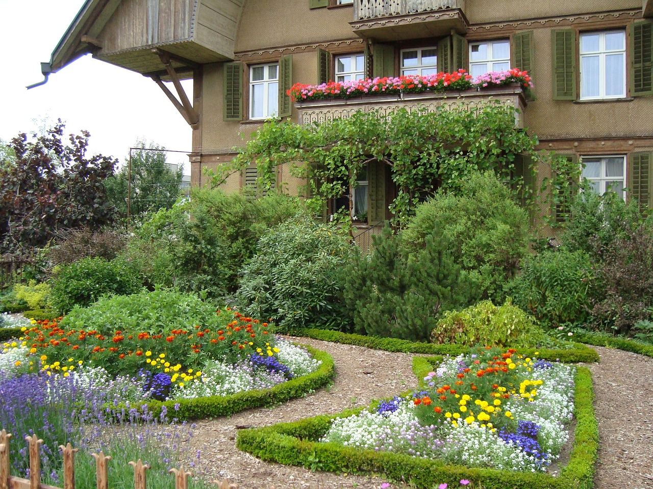 9 dicas sobre como fazer um jardim vertical externo e decorar sua casa!