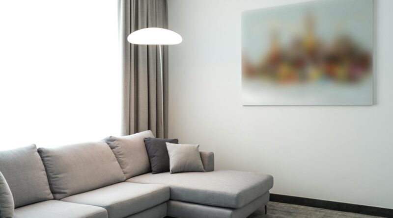 Para *chapeu de palha Suvinil*, trata-se de uma tonalidade de tinta específica da marca Suvinil, inspirada na cor natural do