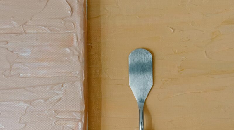 Para a cor Andiroba Suvinil, trata-se de um tom neutro e aconchegante, inspirado na natureza, que evoca serenidade e elegânci