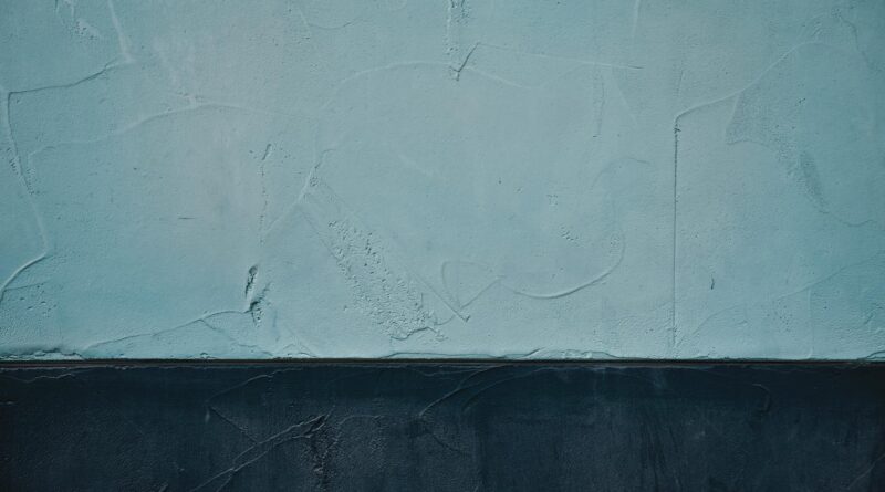 Para a cor Centeio Suvinil, trata-se de um tom neutro e sofisticado, pertencente à família dos beges acinzentados. Essa tonal