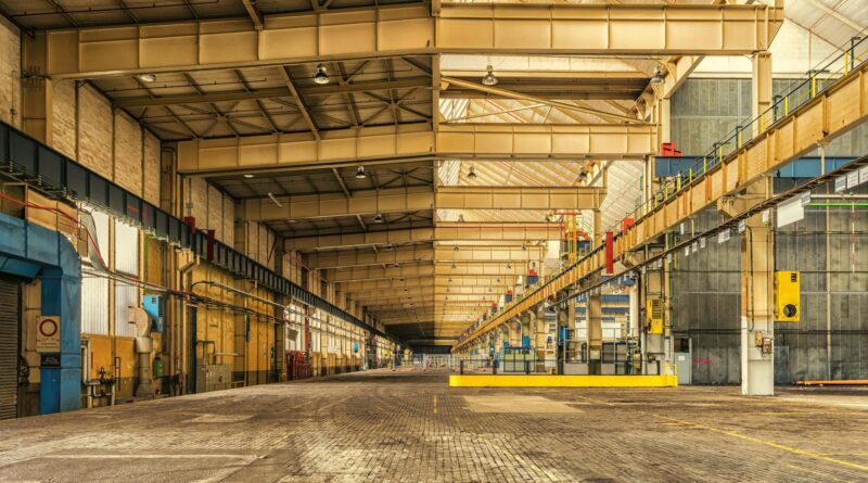 Para furadeiras DeWalt, a escolha ideal depende da sua necessidade: modelos a bateria oferecem mobilidade, enquanto os com fi