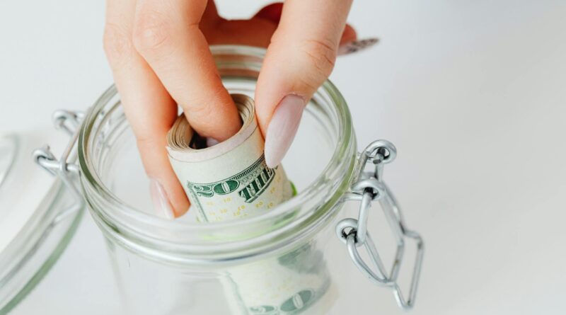 Para investimento sustentável ESG, trata-se de alocar capital em empresas que demonstram responsabilidade ambiental (E), soci