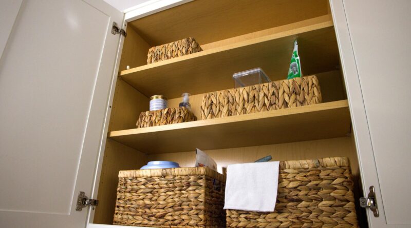 Para marcas de limpeza, as opções mais reconhecidas no Brasil incluem Cif, Veja, Ypê, Bombril, Brilhante, OMO, Limpol, Lysol