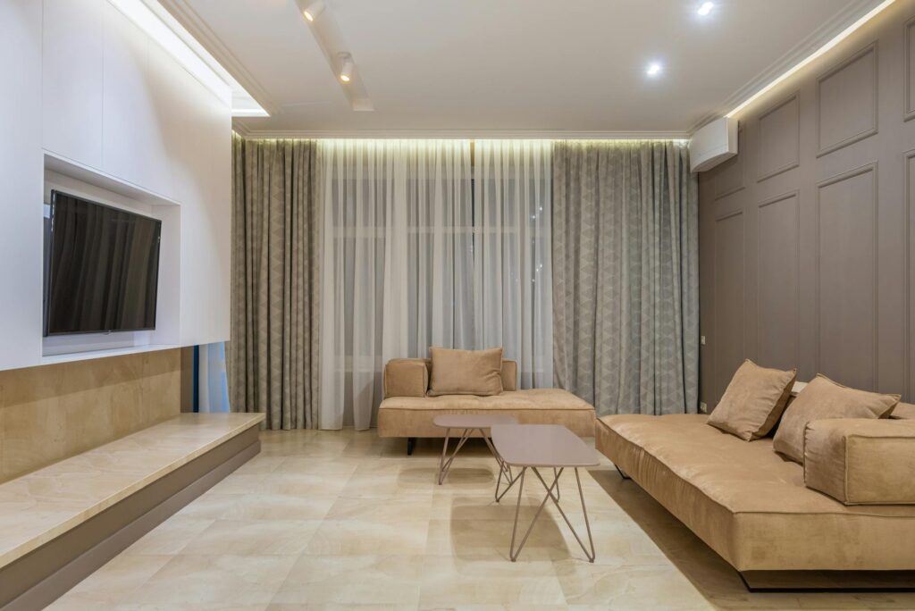 Para a parede cor Algodão Egípcio Suvinil, essa tonalidade é um off-white sofisticado e versátil, ideal para criar ambientes