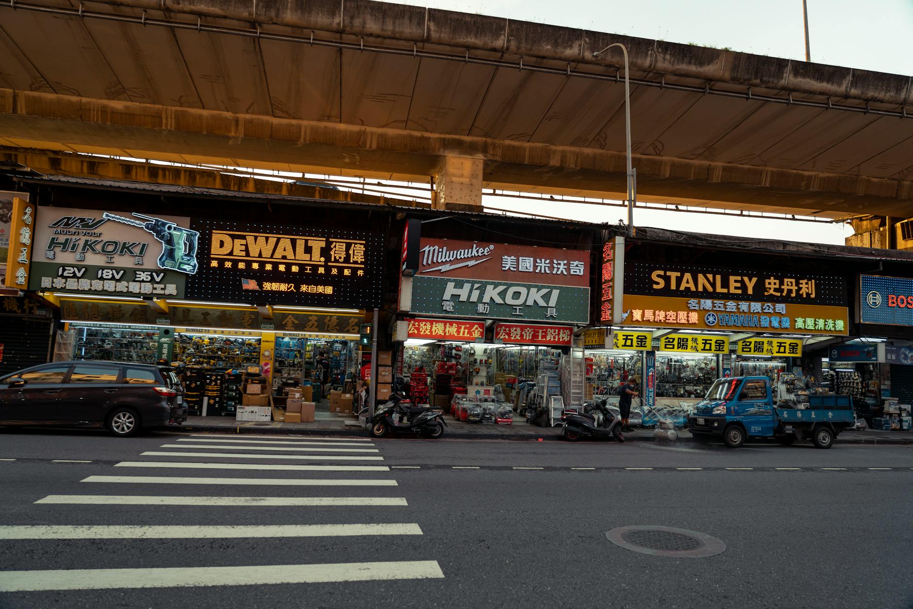 Pneumática Elétrica DeWalt: Inovação, Potência e Versatilidade para Profissionais