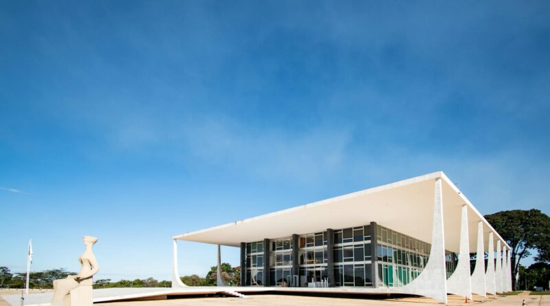 Arquitetura Contemporânea vs. Clássica: O Guia Definitivo para Sua Escolha de Estilo — arquitetura contemporânea vs arquitetu