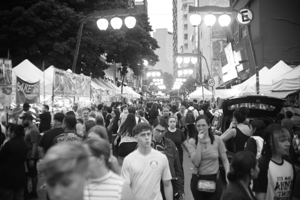 O Poder Oculto: Como o Ambiente Molda Profundamente o Comportamento Humano — influência do ambiente no comportamento humano |